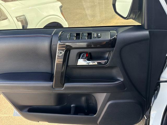 Used 2022 Toyota 4Runner TRD Off-Road Premium AWD/4WD image 10