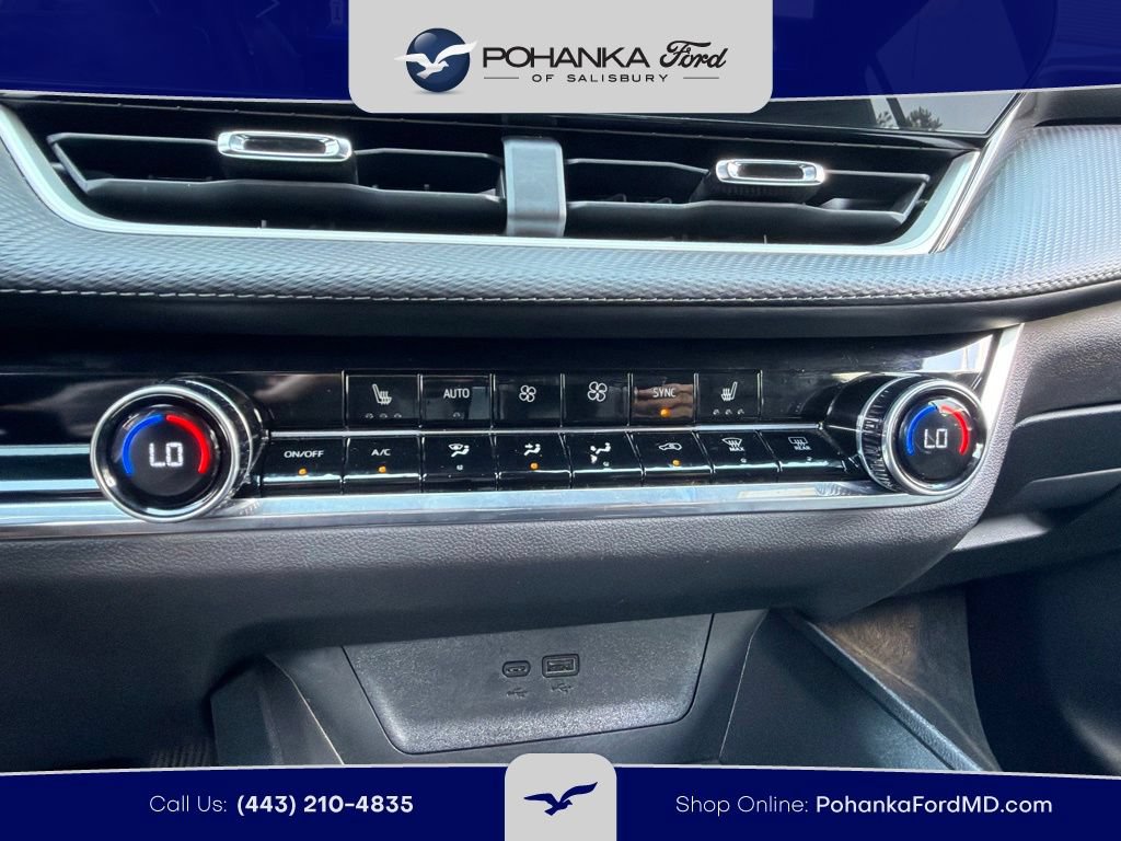 Used 2025 Chevrolet Equinox LT w/ Convenience Package II FWD image 12