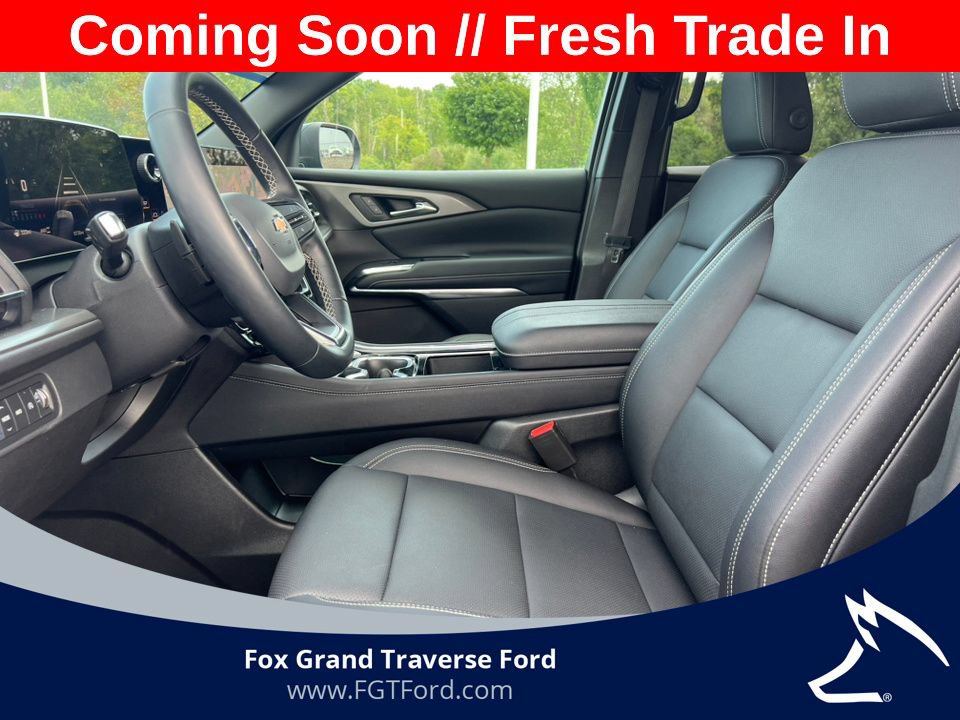 Used 2026 Chevrolet Traverse LT AWD/4WD image 3