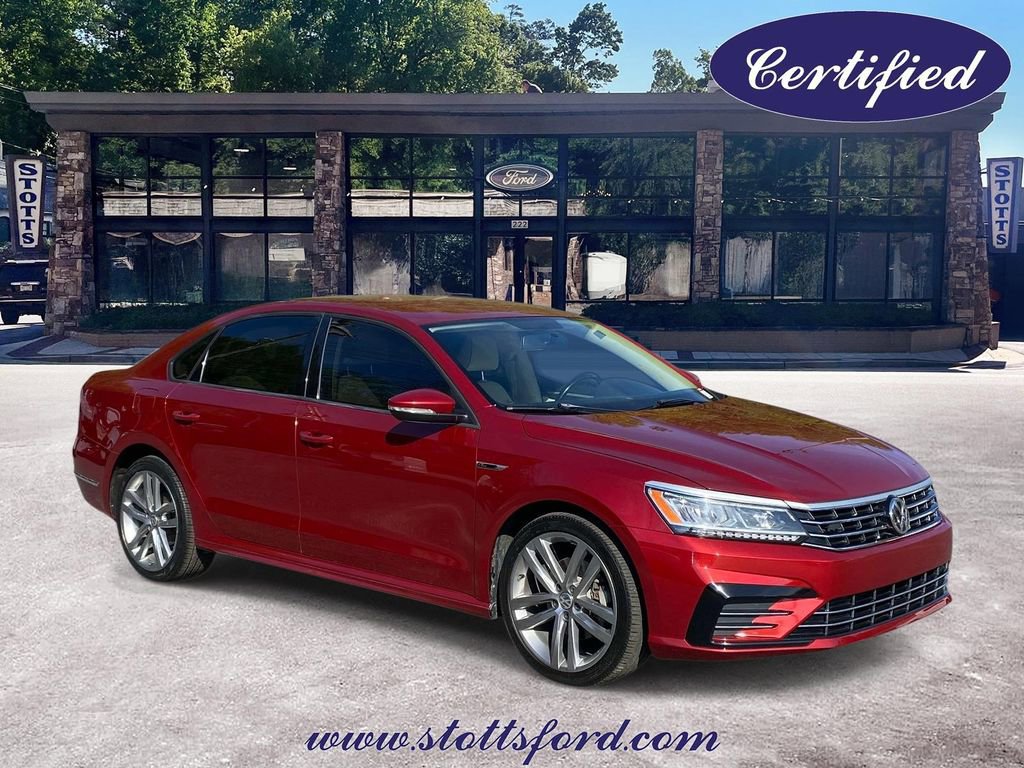 Used 2018 Volkswagen Passat 2.0T R-Line w/ R-Line Lighting Package FWD image 5