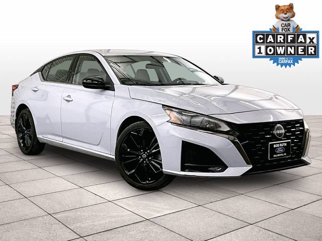 Used 2023 Nissan Altima 2.5 SR AWD/4WD image 2