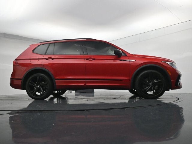 Used 2024 Volkswagen Tiguan SE R-Line FWD image 47