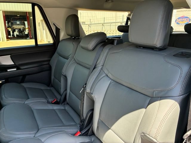 Certified 2025 Ford Expedition Max Active AWD/4WD image 9