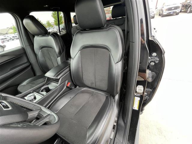 Used 2024 Jeep Grand Cherokee Altitude AWD/4WD image 18