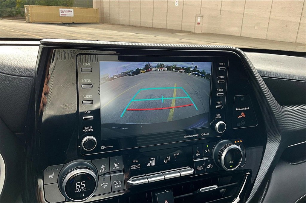 Used 2022 Toyota Highlander XSE image 21