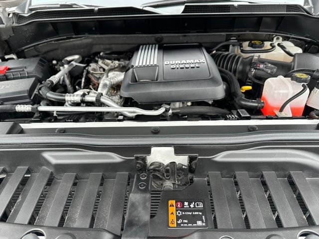 Used 2025 Chevrolet Silverado 1500 LTZ AWD/4WD image 8