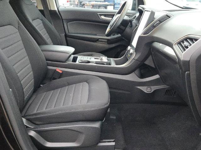 Certified 2022 Ford Edge SE w/ Black Appearance Package image 7