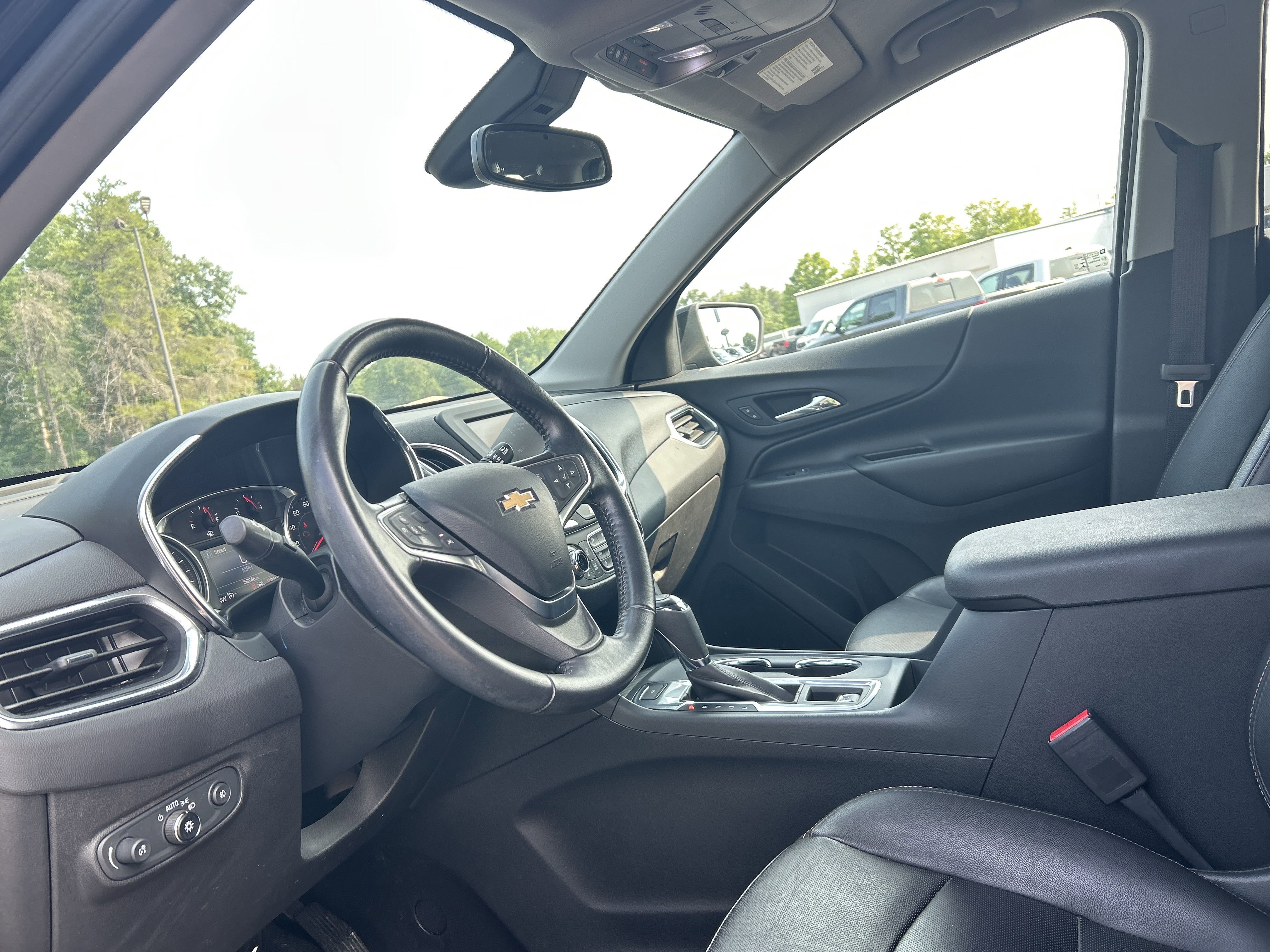 Used 2020 Chevrolet Equinox LT w/ Midnight Edition image 17