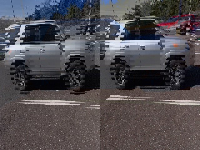 Used 2021 Toyota 4Runner TRD Off-Road image 11