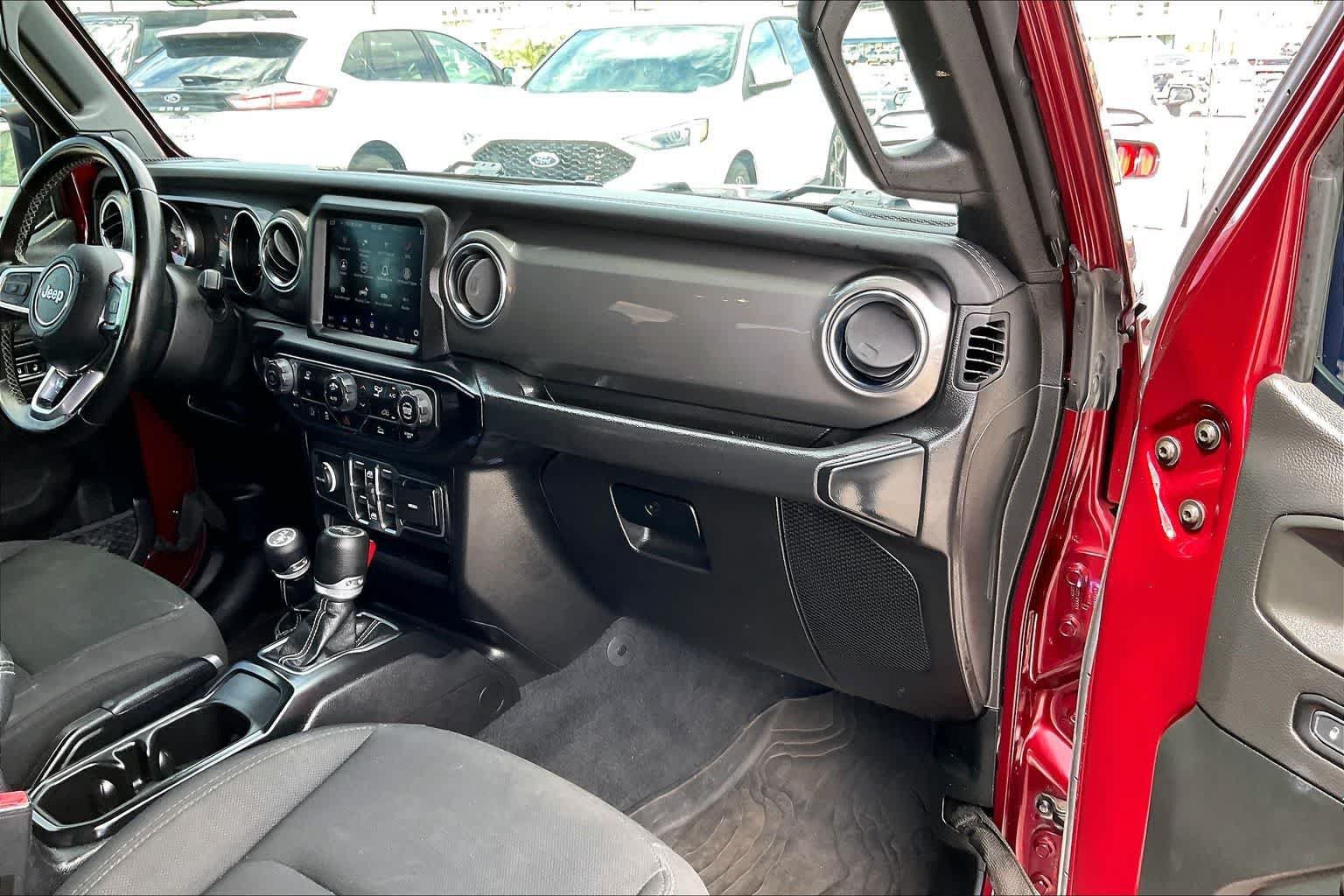 Used 2021 Jeep Wrangler Unlimited Sahara AWD/4WD image 23