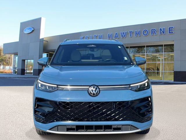 Used 2025 Volkswagen Tiguan SEL R-Line AWD/4WD image 6