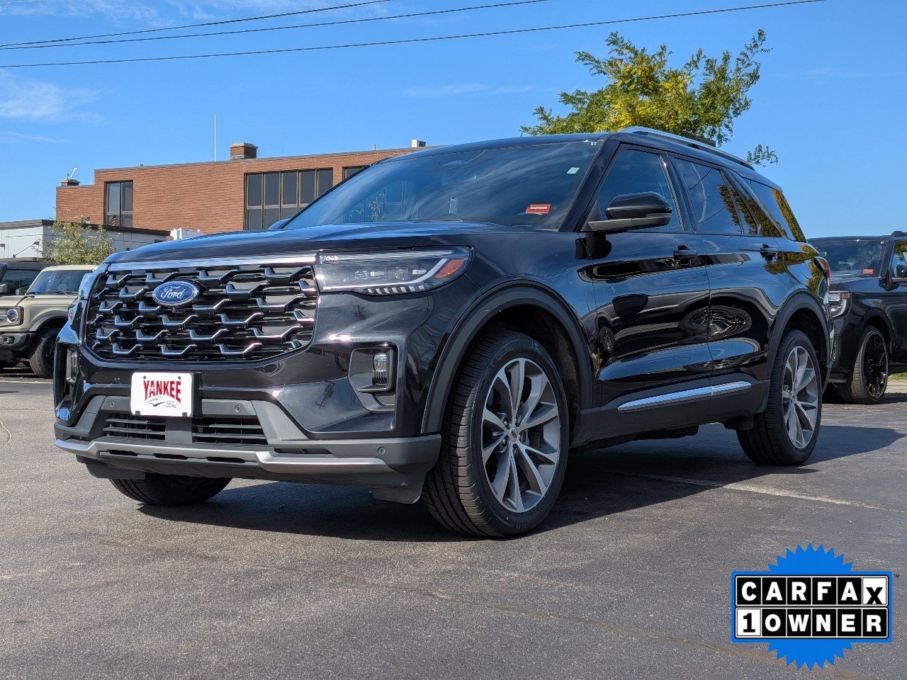 Certified 2025 Ford Explorer Platinum w/ Ultimate Package AWD/4WD image 8