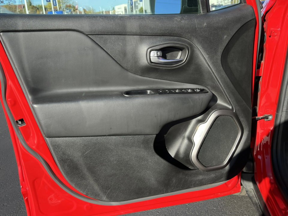 Used 2022 Jeep Renegade Limited w/ Sun, Sound & Wheels Group image 19