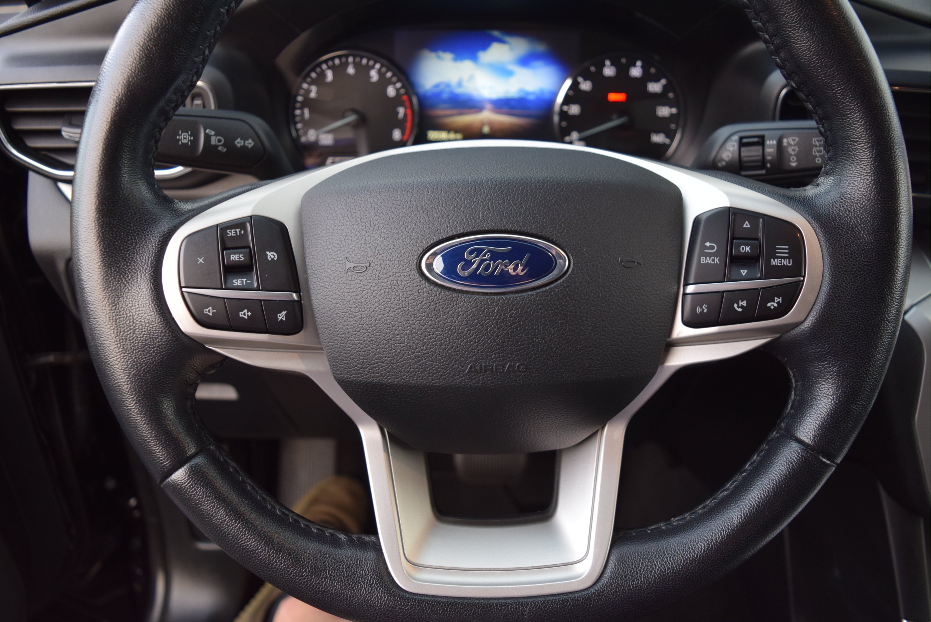 Certified 2021 Ford Explorer XLT w/ Equipment Group 202A AWD/4WD image 11
