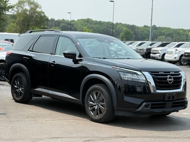 Used 2022 Nissan Pathfinder SV image 15