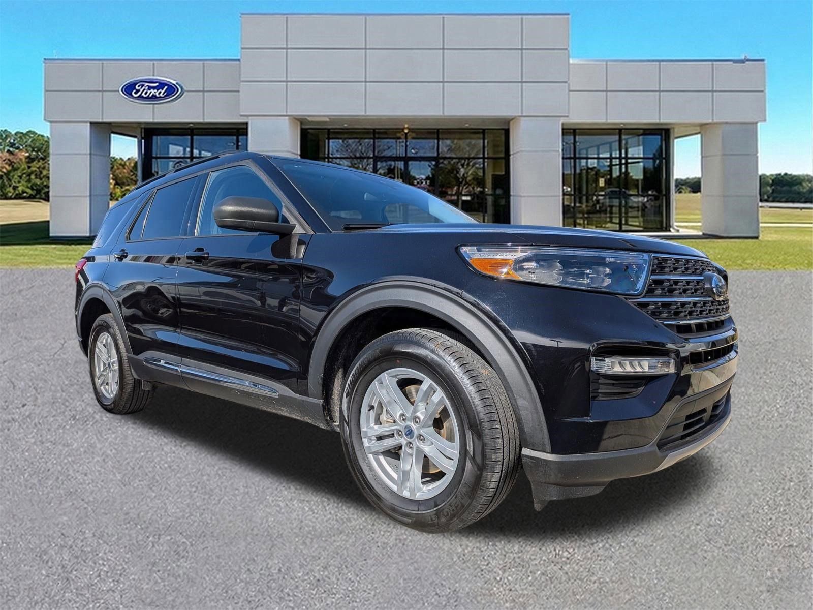 Certified 2023 Ford Explorer XLT w/ Equipment Group 202A image 8