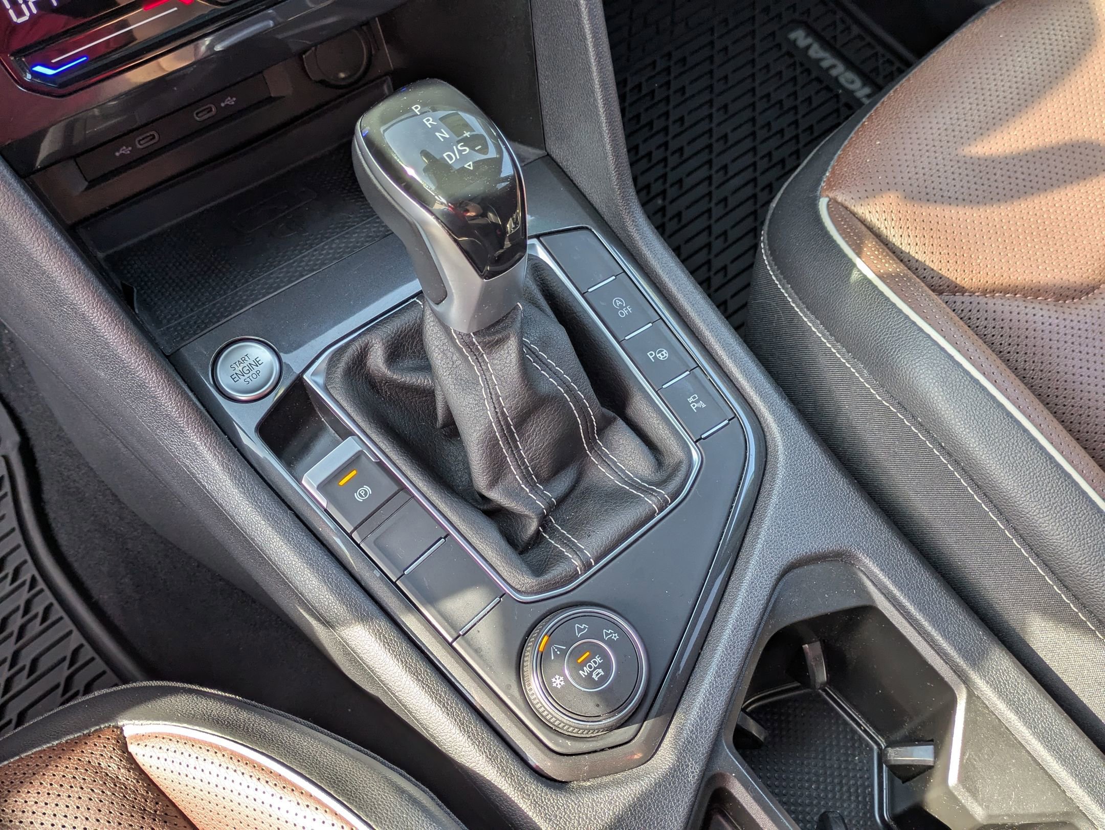 Used 2022 Volkswagen Tiguan SEL R-Line image 25