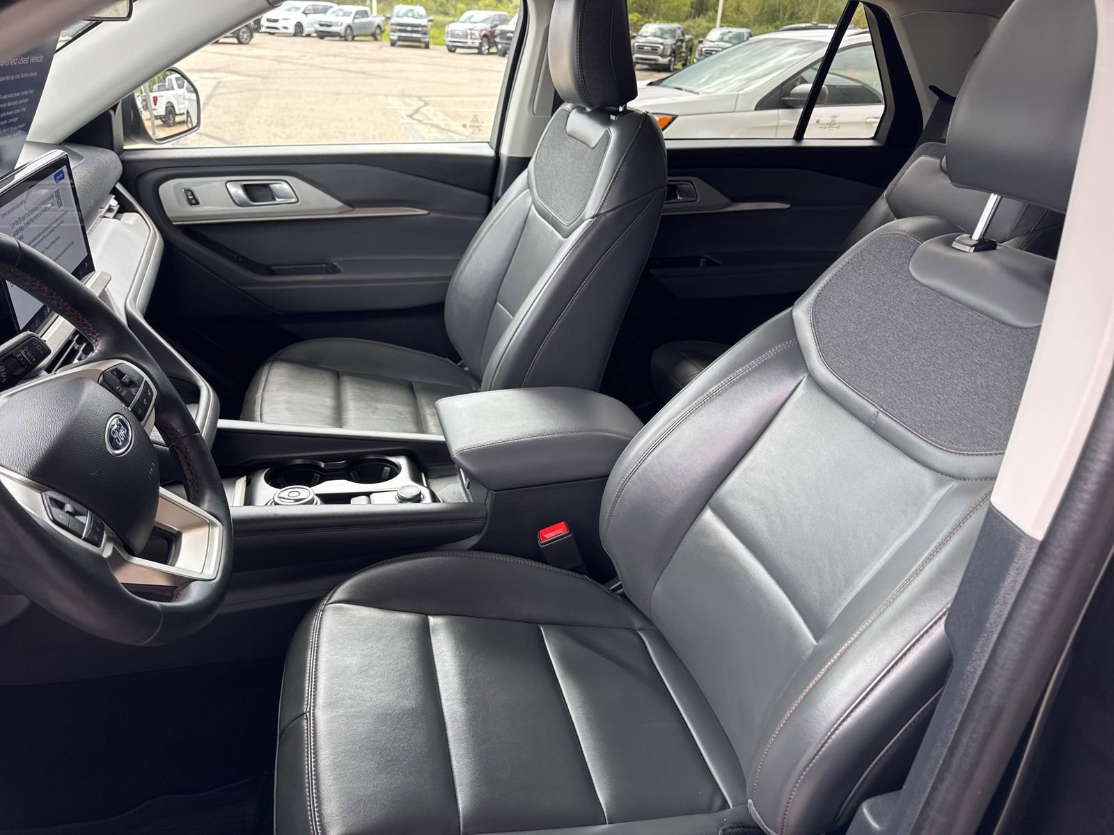 Certified 2025 Ford Explorer Active w/ Active Comfort Package AWD/4WD image 25