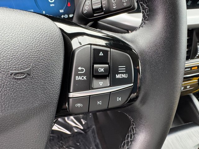 Certified 2025 Ford Escape SE w/ PHEV Premium Package image 24