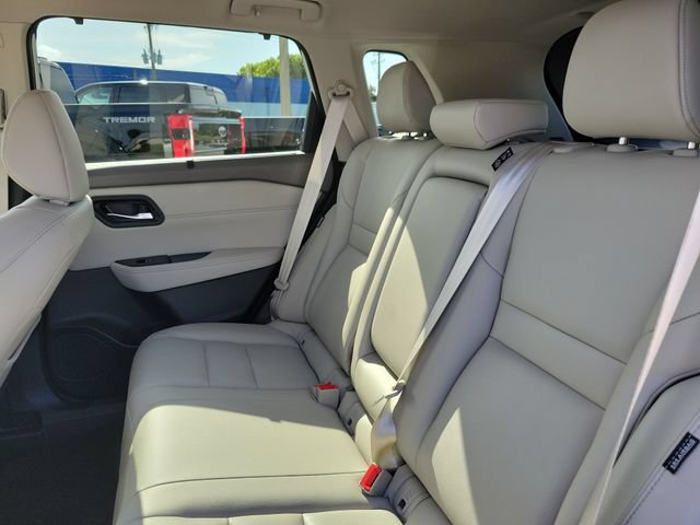 Used 2023 Nissan Rogue SL w/ SL Premium Package AWD/4WD image 18