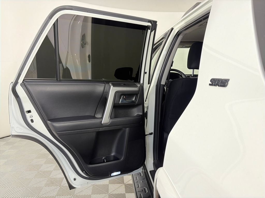 Used 2020 Toyota 4Runner 4WD image 12