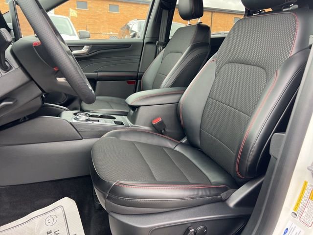 Certified 2024 Ford Escape ST-Line w/ Tech Pack #1 AWD/4WD image 19