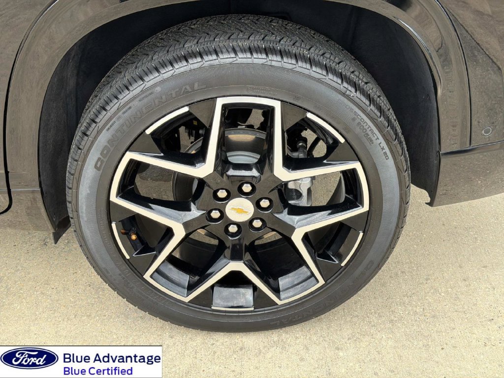 Used 2025 Chevrolet Traverse High Country w/ LPO, Floor Liner Package FWD image 7