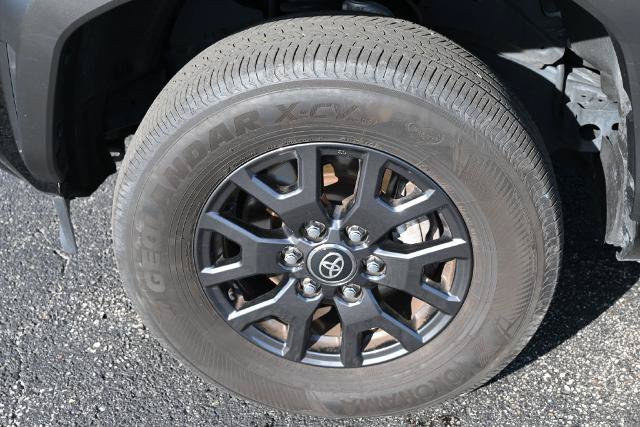 Used 2025 Toyota 4Runner SR5 AWD/4WD image 13