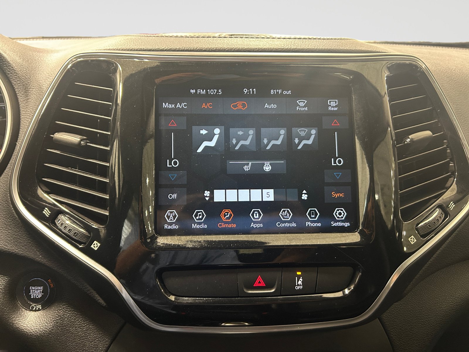 Used 2022 Jeep Cherokee Limited AWD/4WD image 17