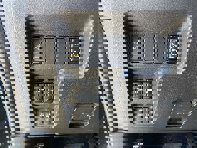 Used 2025 Nissan Frontier PRO-4X w/ Pro Convenience Package image 19