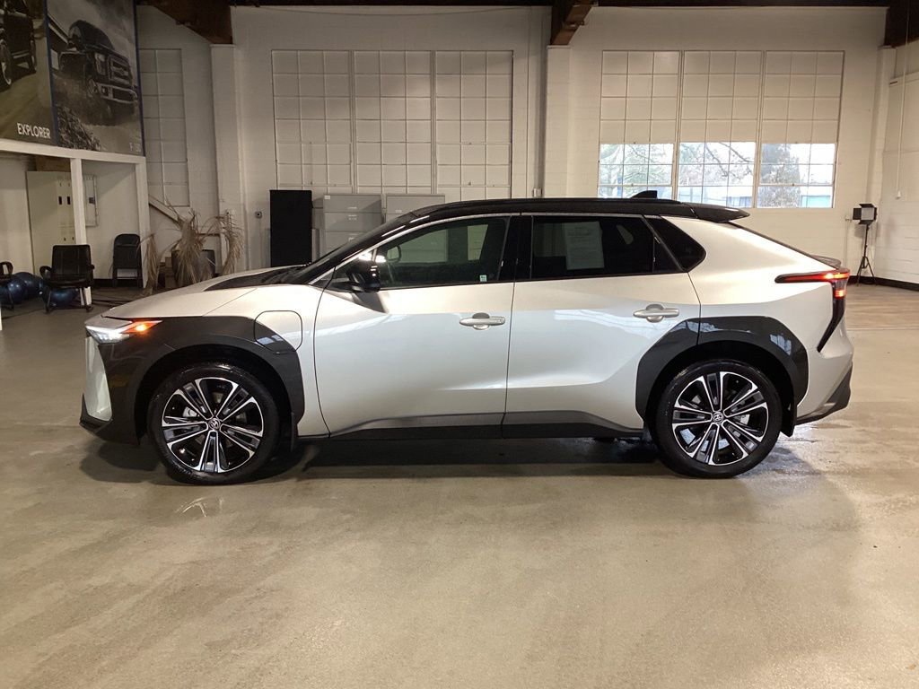 Used 2023 Toyota bZ4X AWD image 2