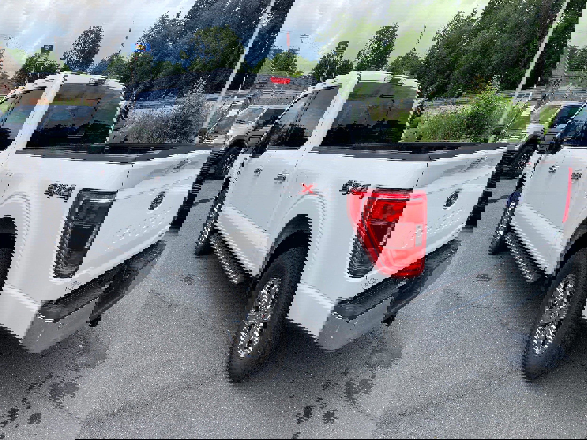 Certified 2022 Ford F150 XLT w/ Equipment Group 302A High image 3