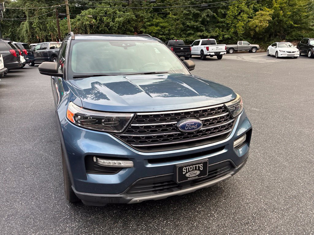 Certified 2020 Ford Explorer XLT w/ Equipment Group 202A AWD/4WD image 2