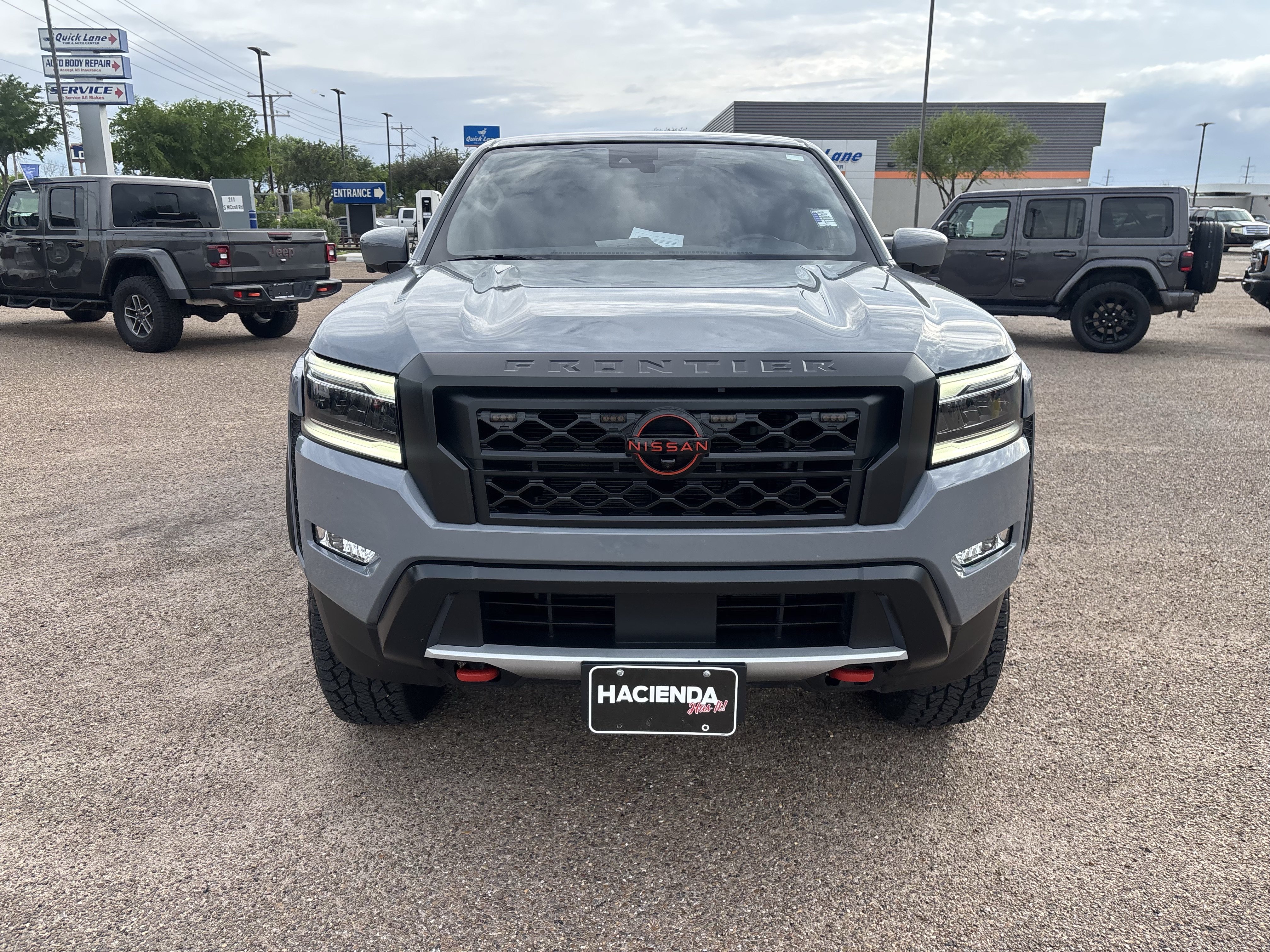 Used 2022 Nissan Frontier Pro-X RWD image 6