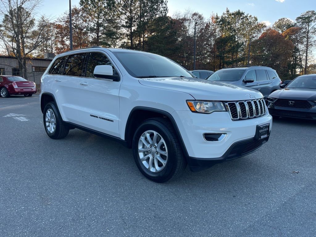 Used 2021 Jeep Grand Cherokee Laredo image 4