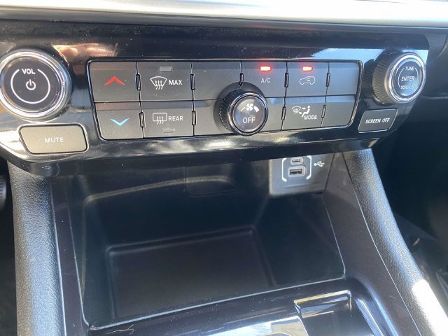 Used 2024 Jeep Compass Latitude AWD/4WD image 26