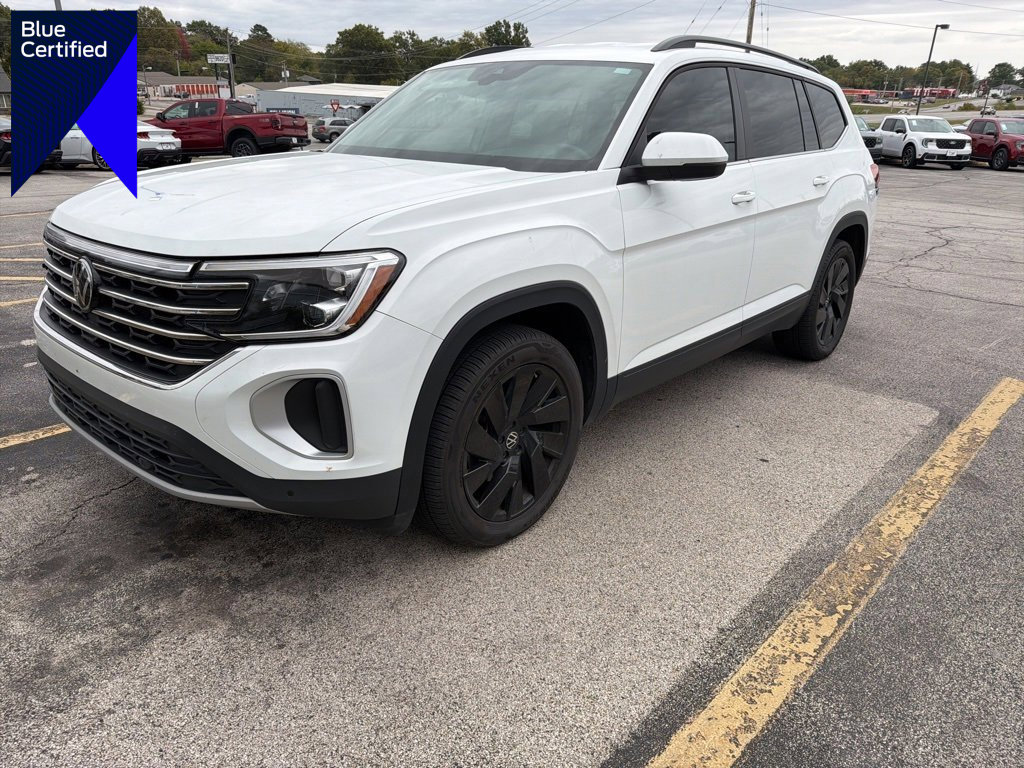 Used 2024 Volkswagen Atlas SE w/ Black Wheel Package