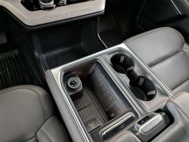 Certified 2025 Ford Expedition Active image 28