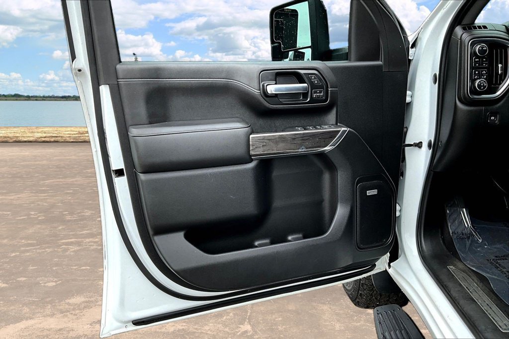 Used 2020 Chevrolet Silverado 2500 LTZ w/ LTZ Convenience Package AWD/4WD image 22