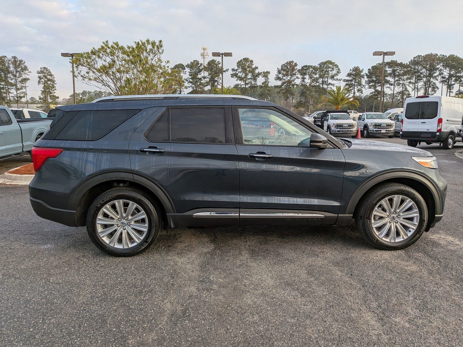 Certified 2023 Ford Explorer Limited w/ Limited Technology Package image 6