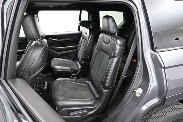 Used 2023 Jeep Grand Cherokee L Altitude AWD/4WD image 27