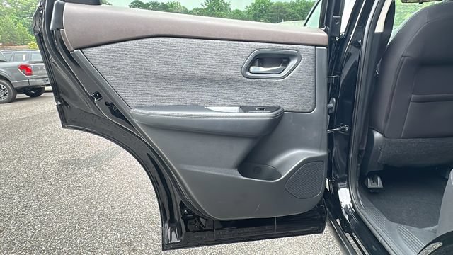 Used 2021 Nissan Rogue SV FWD image 20