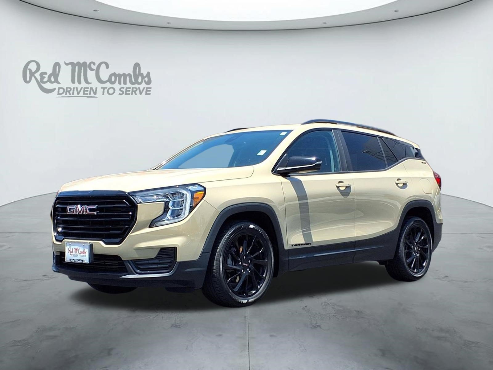 Used 2023 GMC Terrain SLE w/ Driver Convenience Package FWD image 1