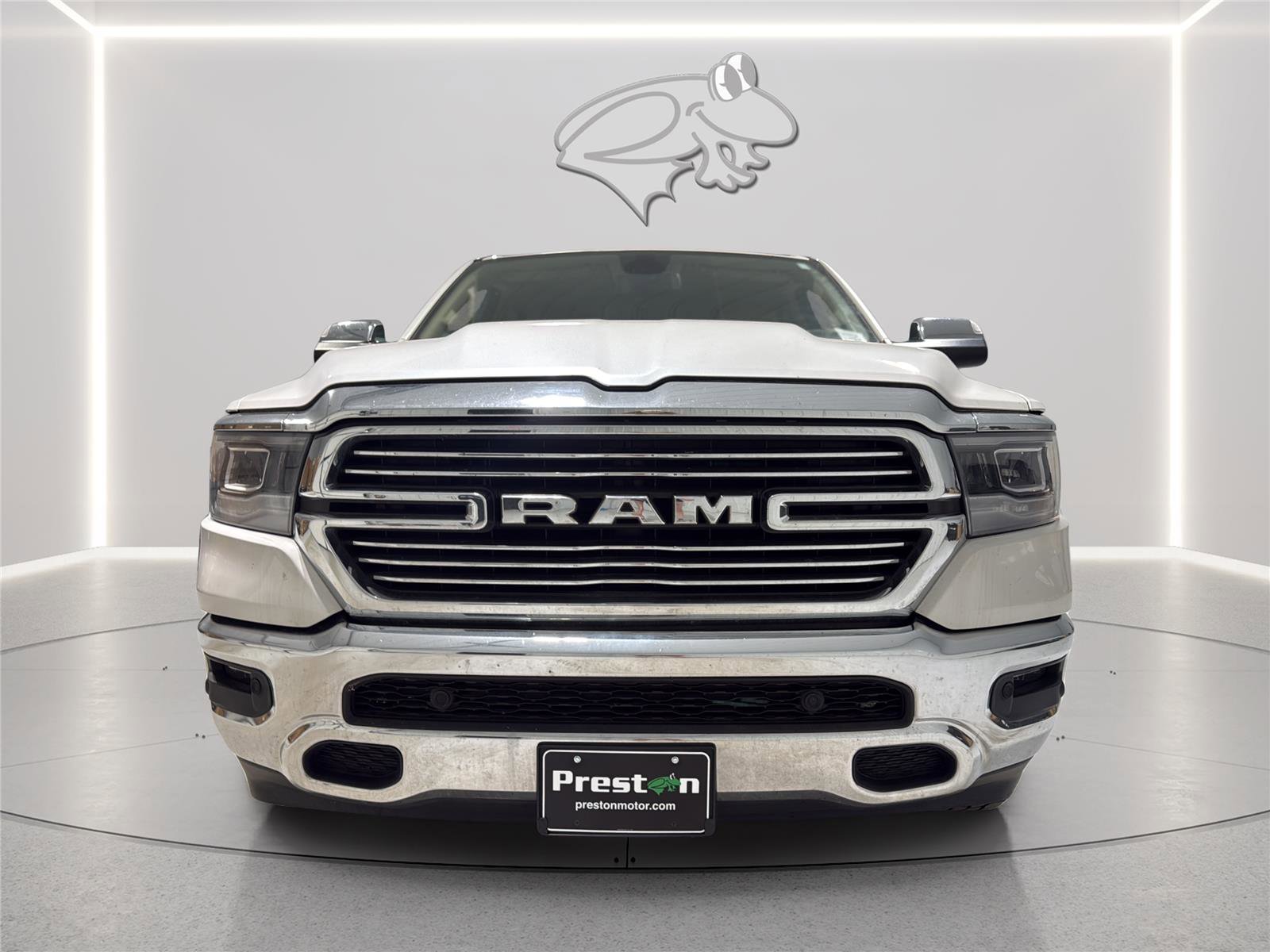Used 2019 RAM 1500 Laramie AWD/4WD image 10