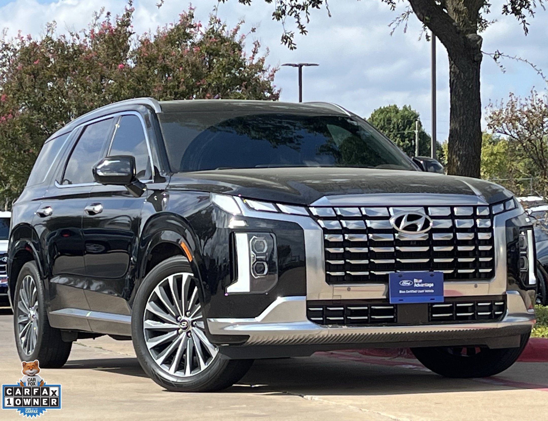 Used 2024 Hyundai Palisade Calligraphy FWD image 2