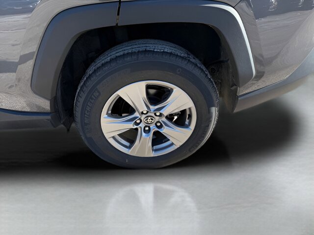 Used 2023 Toyota RAV4 XLE AWD/4WD image 22