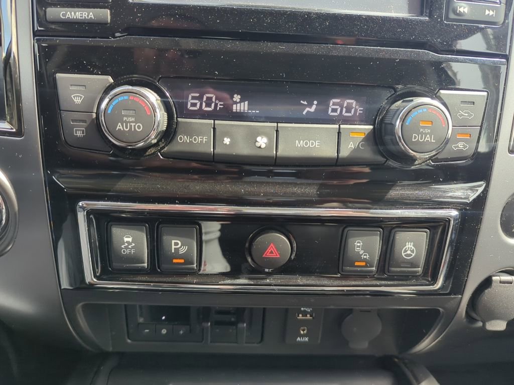 Used 2017 Nissan Titan Platinum Reserve image 31