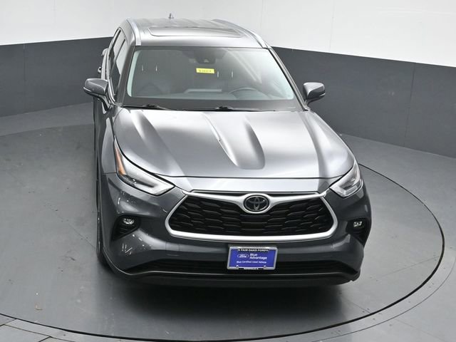 Used 2021 Toyota Highlander XLE AWD/4WD image 47