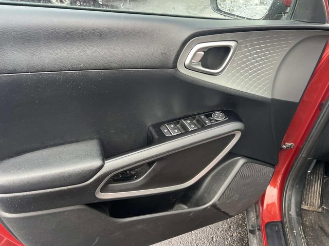 Used 2022 Kia Soul LX FWD image 6