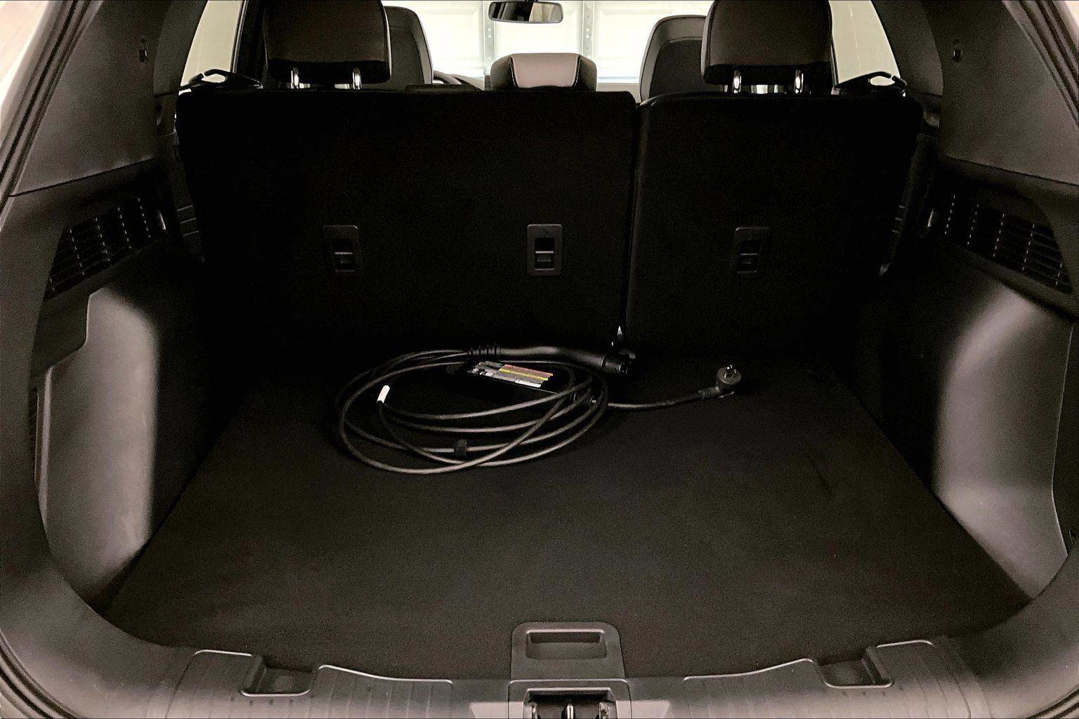 Certified 2025 Ford Escape SE w/ PHEV Premium Package image 33